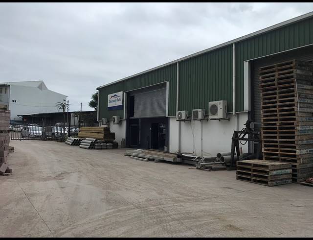 2,600M² WAREHOUSE TO LET IN BRIARDENE